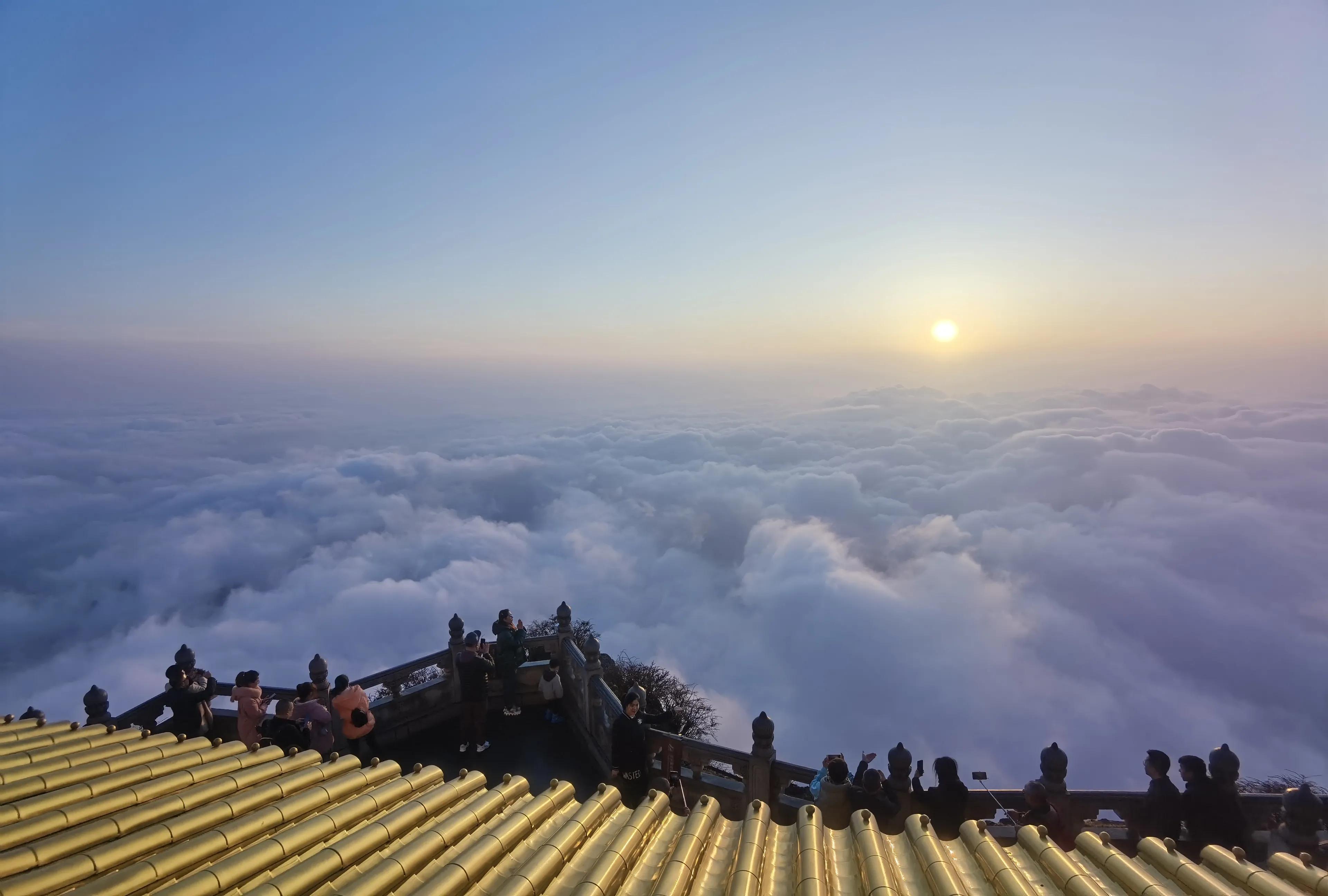 去峨眉山金顶看日出攻略,看峨眉山金顶日出攻略