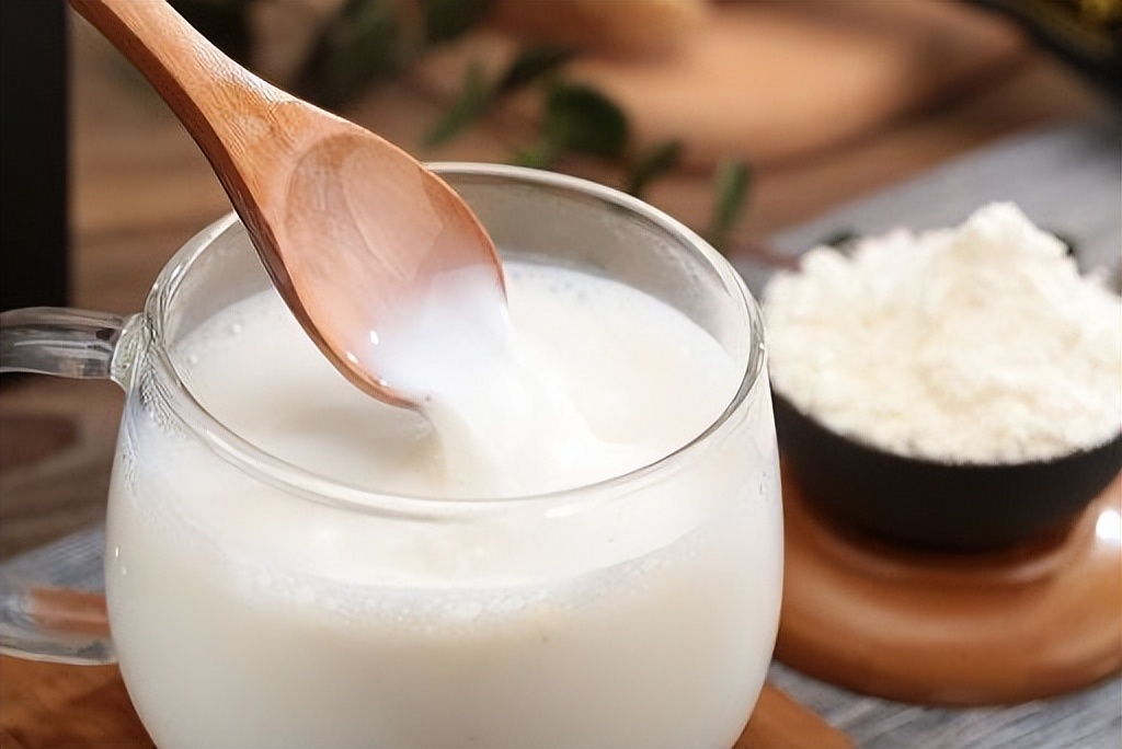 腿脚不好的老年人吃什么营养品好,中老年多吃这种食物双腿有劲