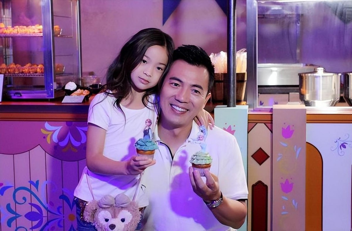 黄健翔解说罗纳尔多退役,黄健翔06年世界杯为什么辞职