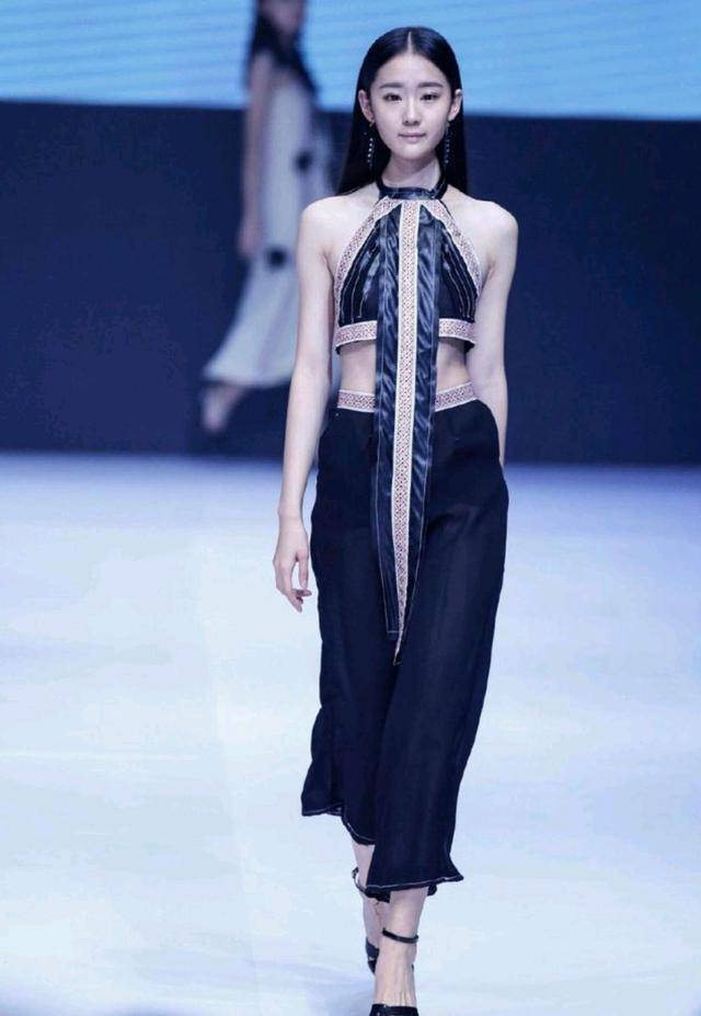 郭艾伦潘玮柏关系,郭艾伦颁奖典礼潘玮柏