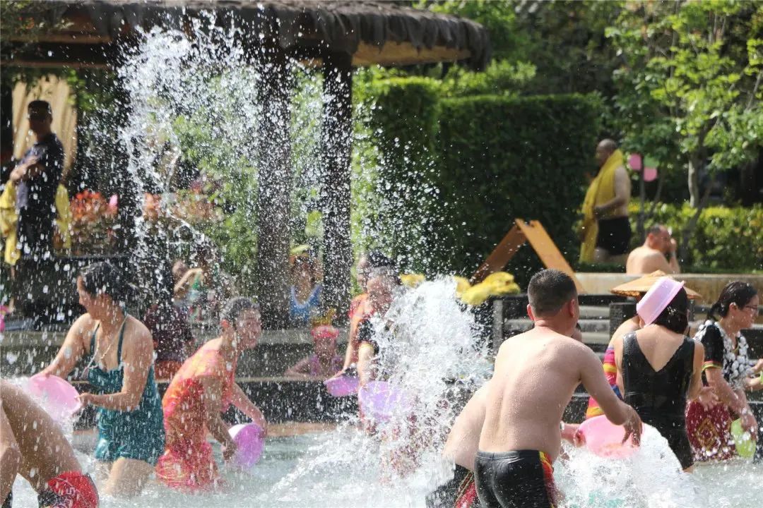 云南四月各地泼水节狂欢全攻略,2023年什么时候开始过泼水节