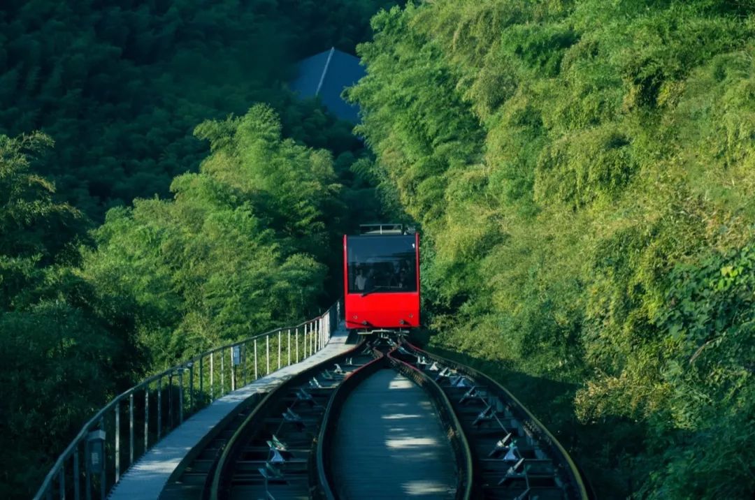 适合夏天避暑旅游的地方,适合夏天避暑的旅游地方