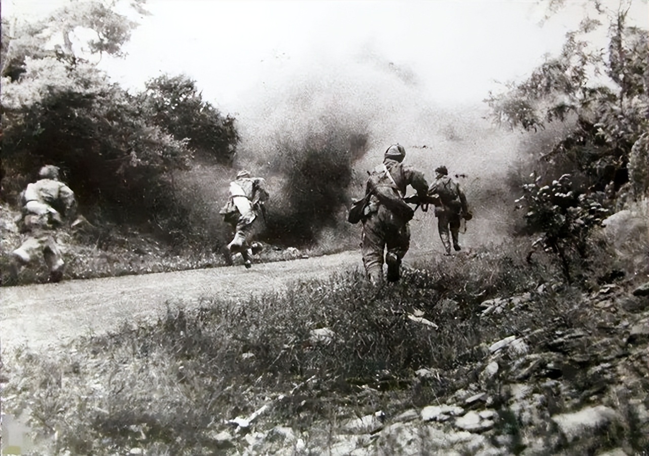 朝鲜战场上，彭老总怒骂两位志愿军军长，他们犯了什么错
