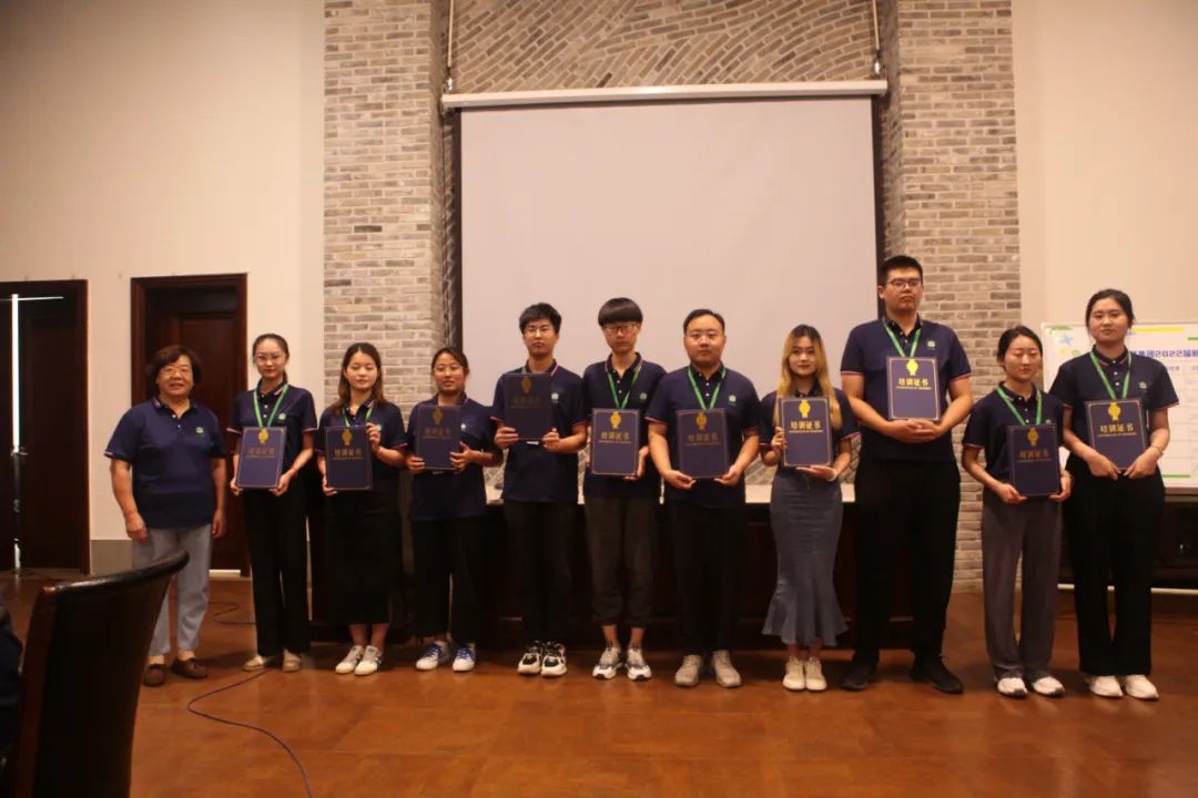 扬帆中慧梦想启航：亚太中慧集团2022届新员工入职培训圆满结束
