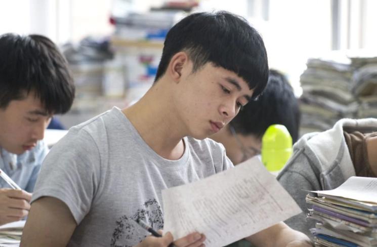 杭州一男生“一脚踢进同济大学”，从小喜欢足球，家长教育很成功