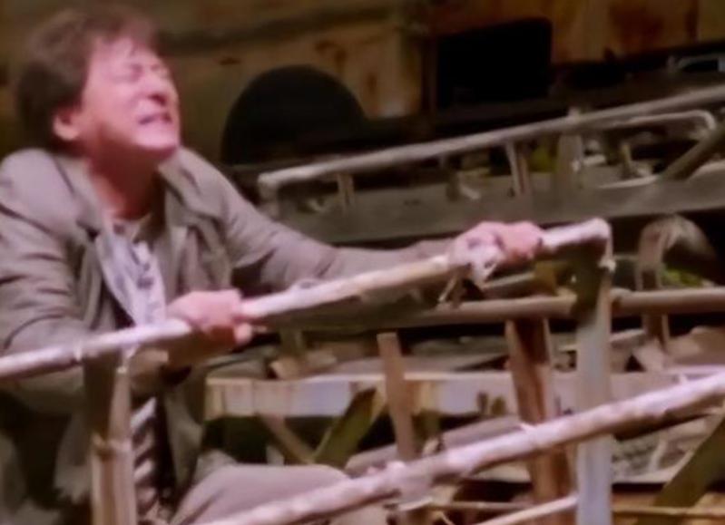 7次断手、全身100多针、大小便*禁失**，这些武打明星让人动容