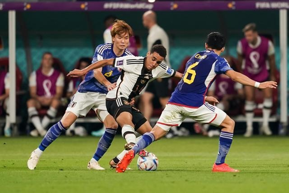 实况足球梅西内马尔埃托奥,内马尔梅西用什么阵容实况足球