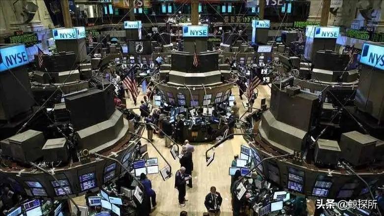 中国刚增持完200亿美债，美就下狠手，美*官高**：维持对华关税惩罚