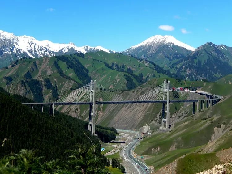 伊犁第一景果子沟,新疆伊犁风景之果子沟