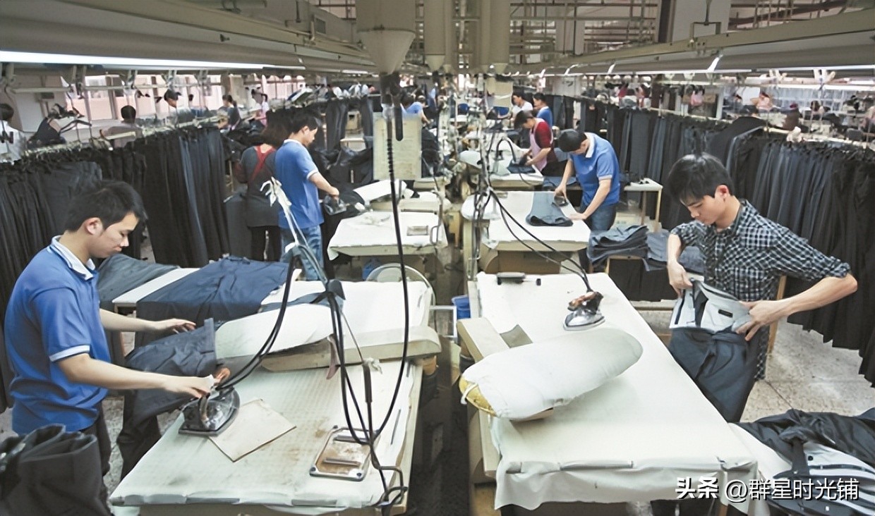 官媒发文“95后夫妻日赚9000”，继孔乙己后又被怼，触痛谁的神经