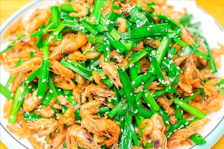 补充钙质和吃一点含钙高的食物,100克芝麻的含钙量比牛奶高多少