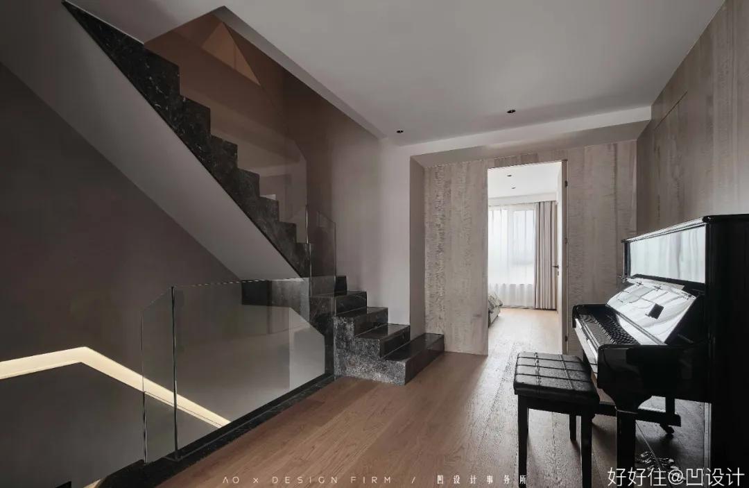 石材地板搭配原木家具,原木石材结构装修效果图