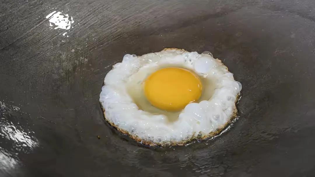 新买的铁锅如何不用油开锅,新买的铁锅怎么开锅不生锈