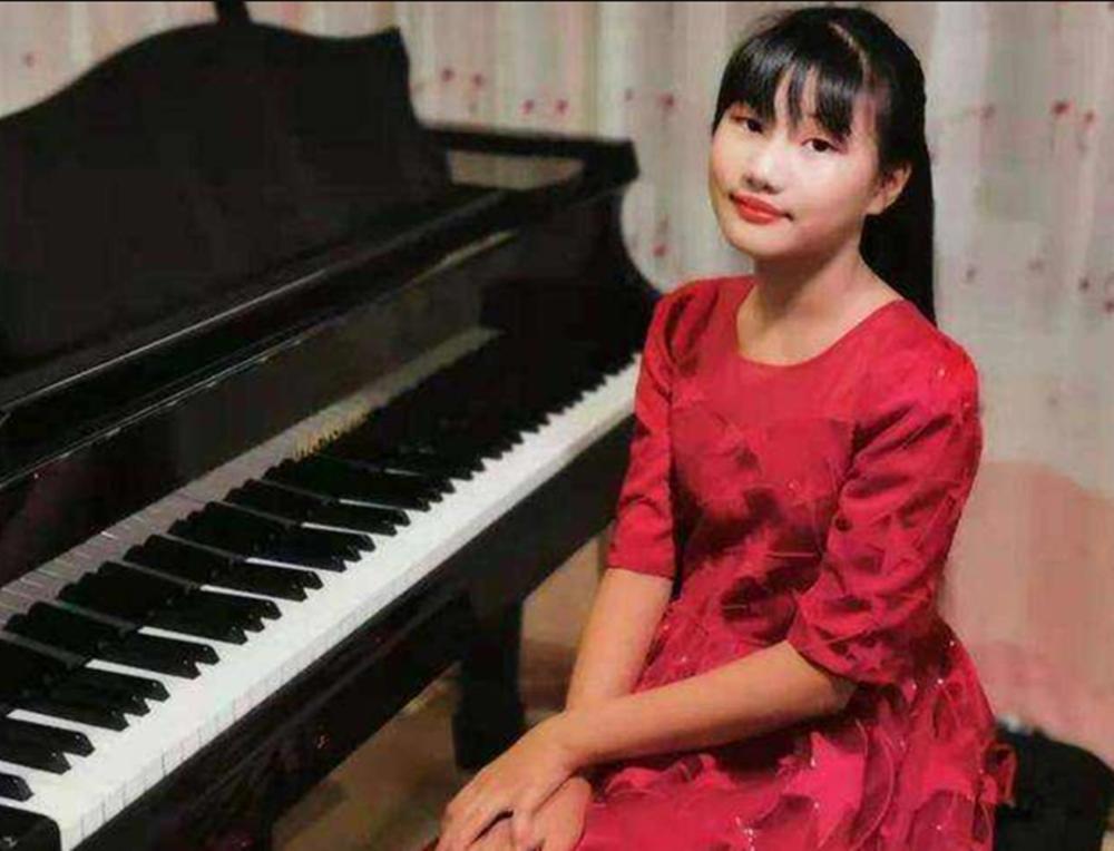伟人唯一曾孙女，外貌神似杨开慧，14岁气质高雅颇具艺术天赋