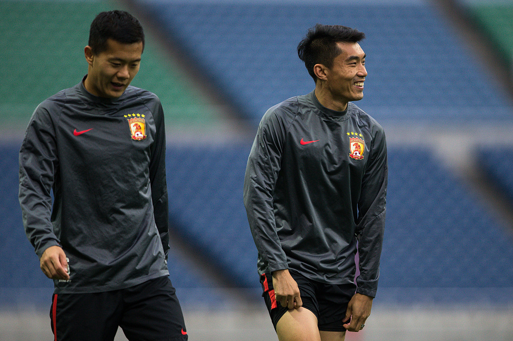 继续坚守广州队，老队长郑智22年生涯赚了多少薪水？数字惊人