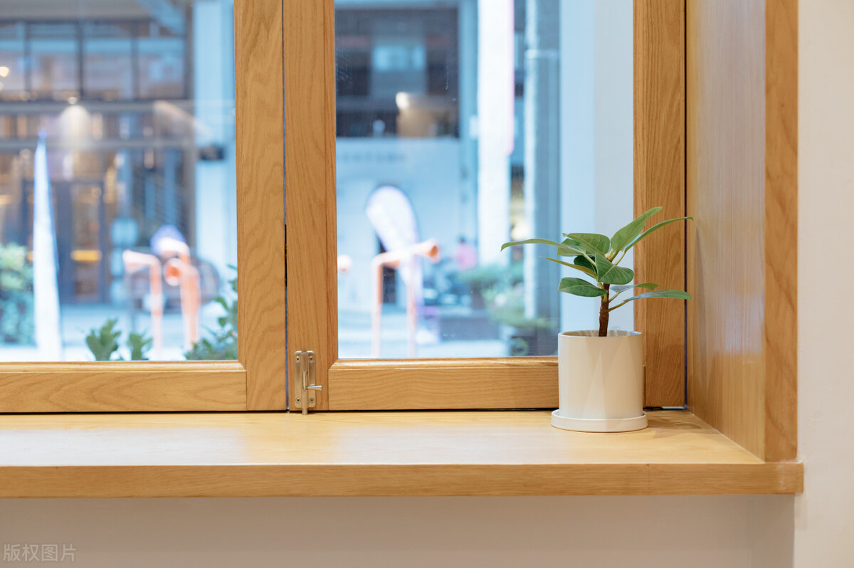 断桥铝窗户关严了还是漏风,卧室窗户关严还是漏风怎么解决