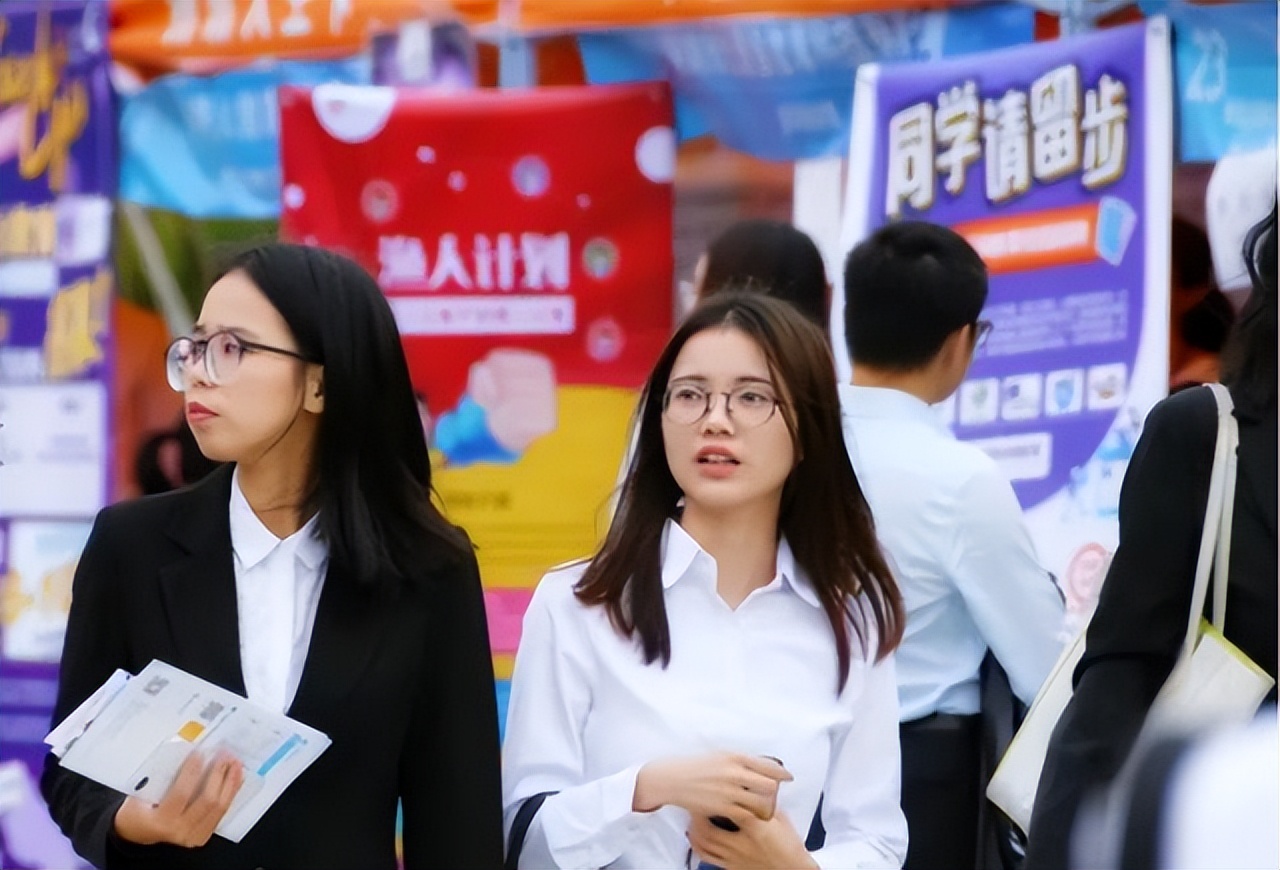 专科毕业后往什么方向发展啊,专科生毕业后从事的工作