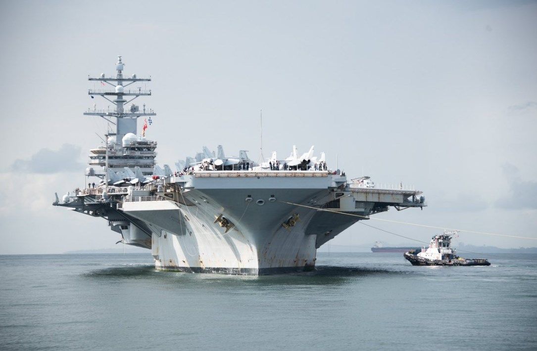 佩洛西乘专机起飞，解放军第80集团军：备战，南海开启实战训练