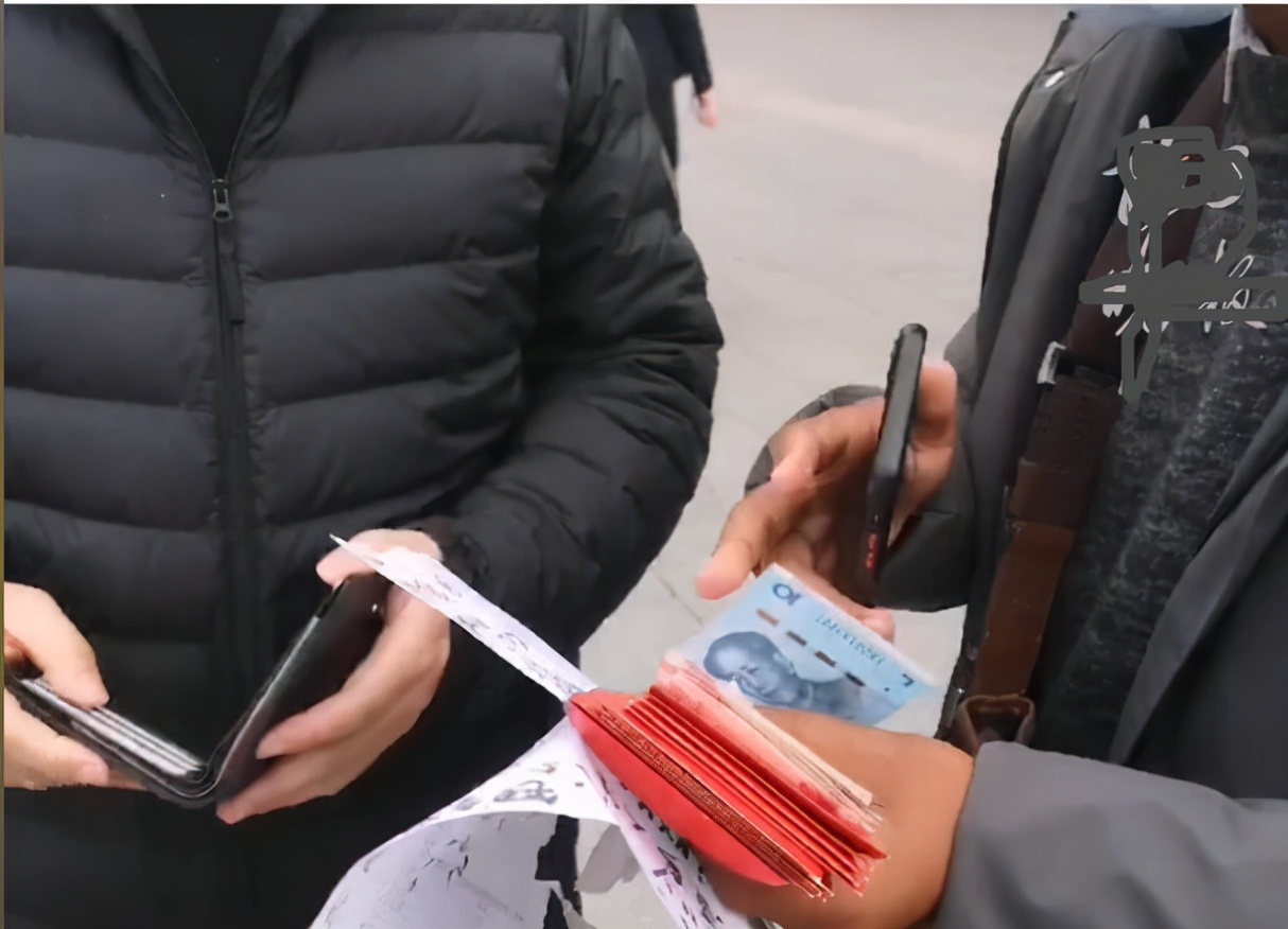 小伙开店倒闭，打3份工退还会费，报警寻找会员