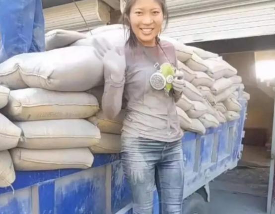 水泥西施张方方的抖音号,水泥妹张方方央视曝光