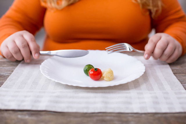 为什么李二嫂的烟丝摊生意这么红火