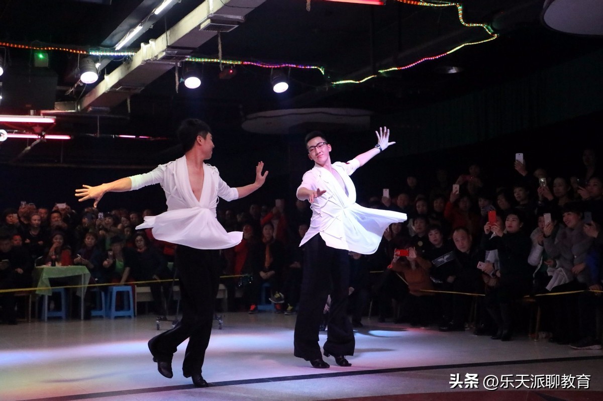 校运会开幕式舞蹈初中女团舞英文,高校运动会开幕式男生跳女团舞