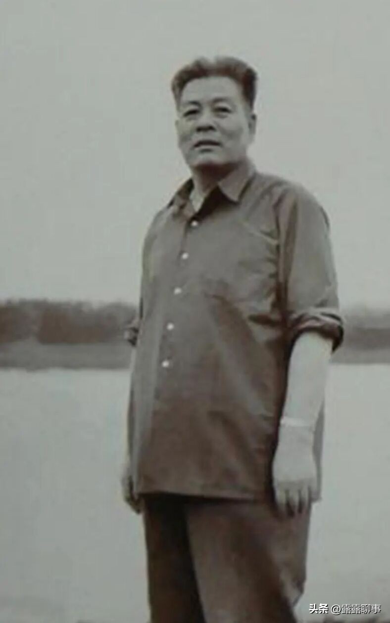 他曾任山西省省长和省委书记、主政过重庆和四川，副国级享年91岁