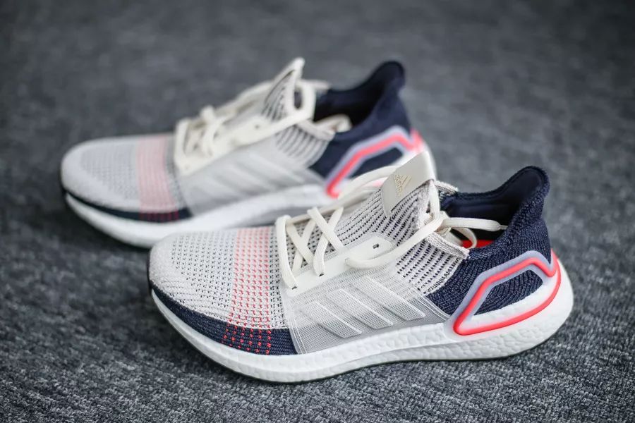 新UB来了？中底厚度惊人，boost纹理改变，阿迪这次够惊喜