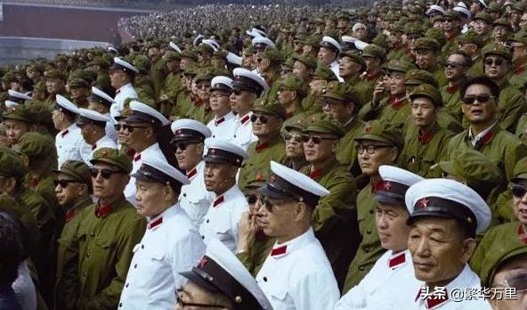 解放军共有几代军服,中国人民解放军1965式军服简介