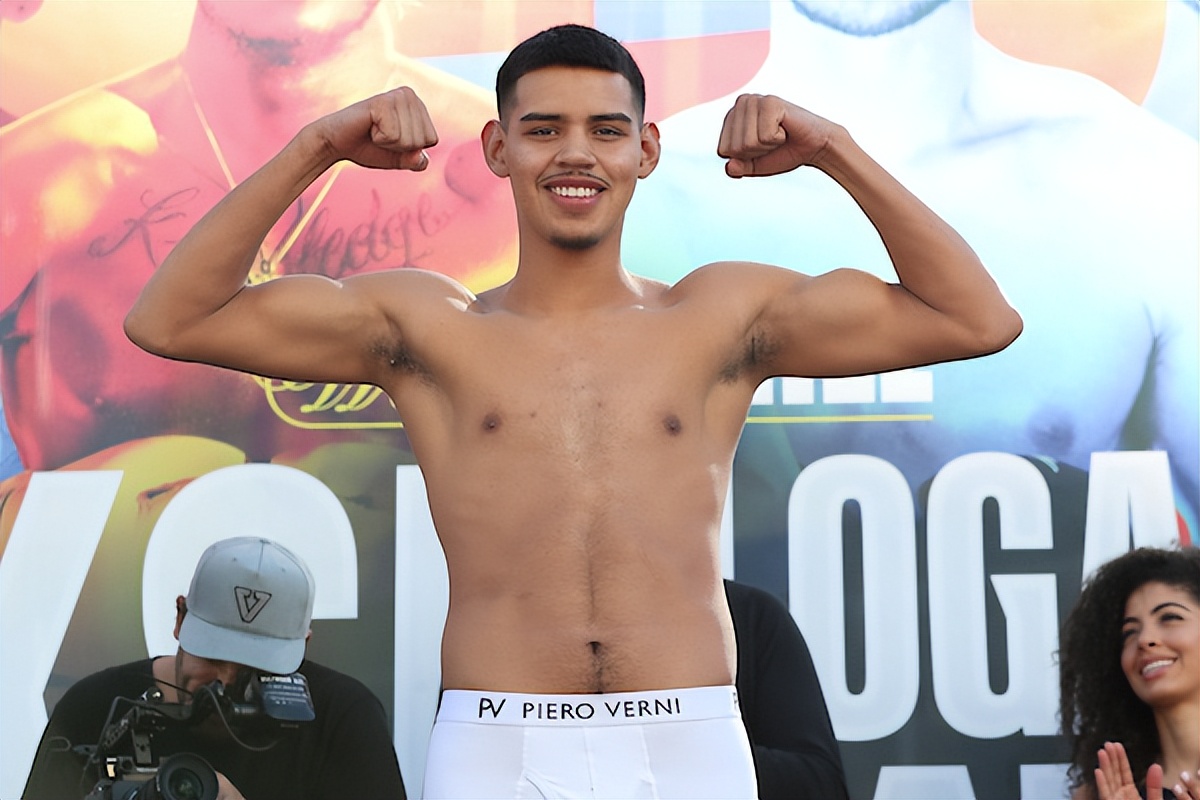 帕切科安德拉德,帕切科对阵猛虎橄榄球