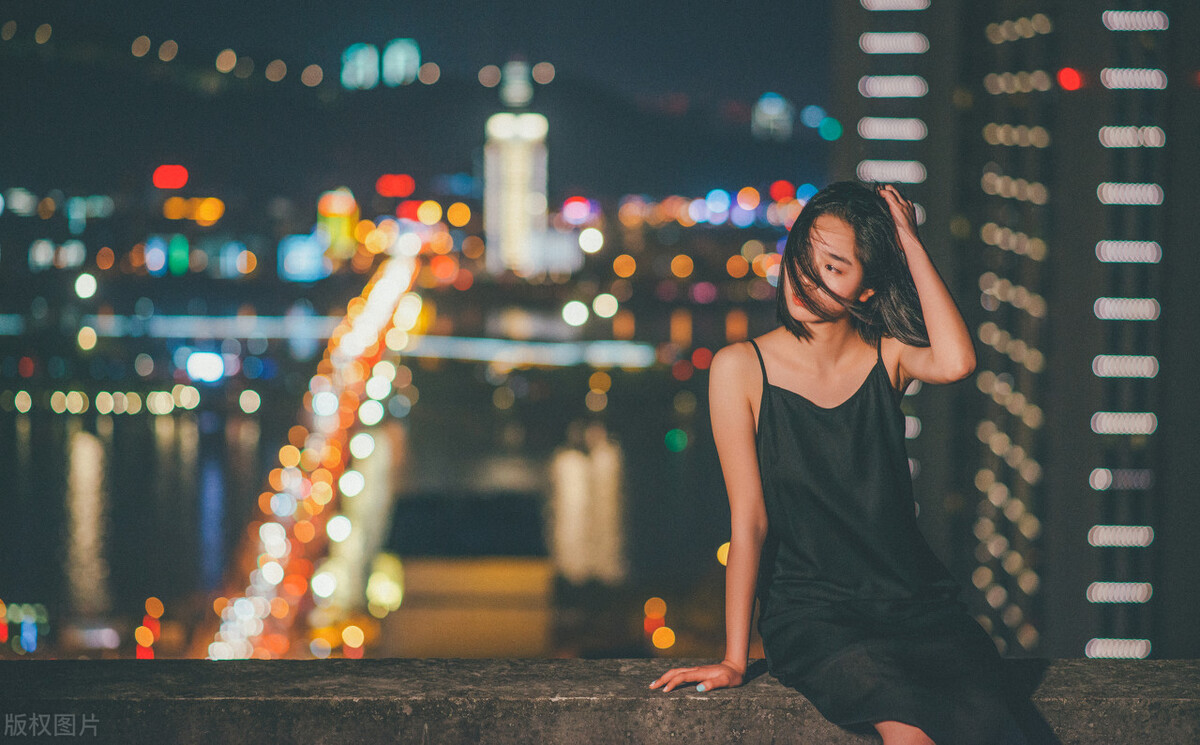 当女人一直说你不够成熟稳重时，其实她只是单纯的嫌弃你穷