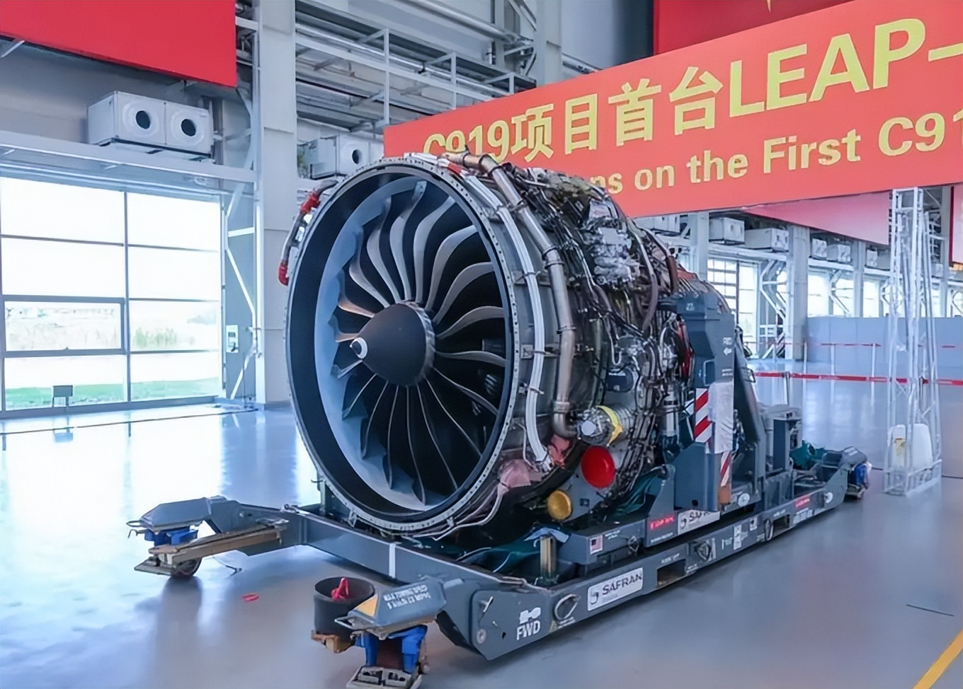 160架飞机引发矛盾!美国*官高**发出警告:不买波音就断供C919