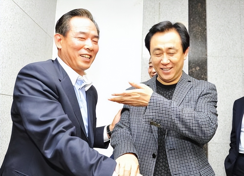 许家印之妻丁玉梅：住出租屋陪丈夫创业，恒大危机击不垮夫妻情