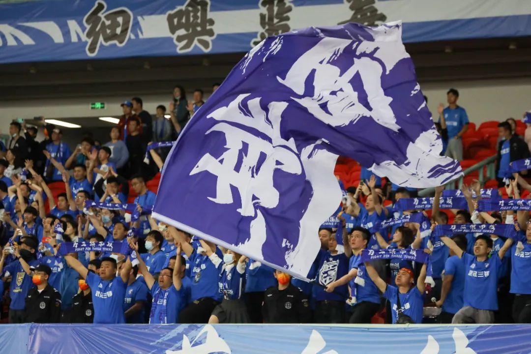 武汉三镇主场观众人数,武汉三镇足球主场球馆