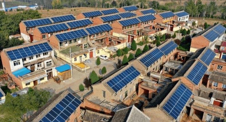 农村光伏发电屋顶变银行,租赁屋顶搞光伏项目