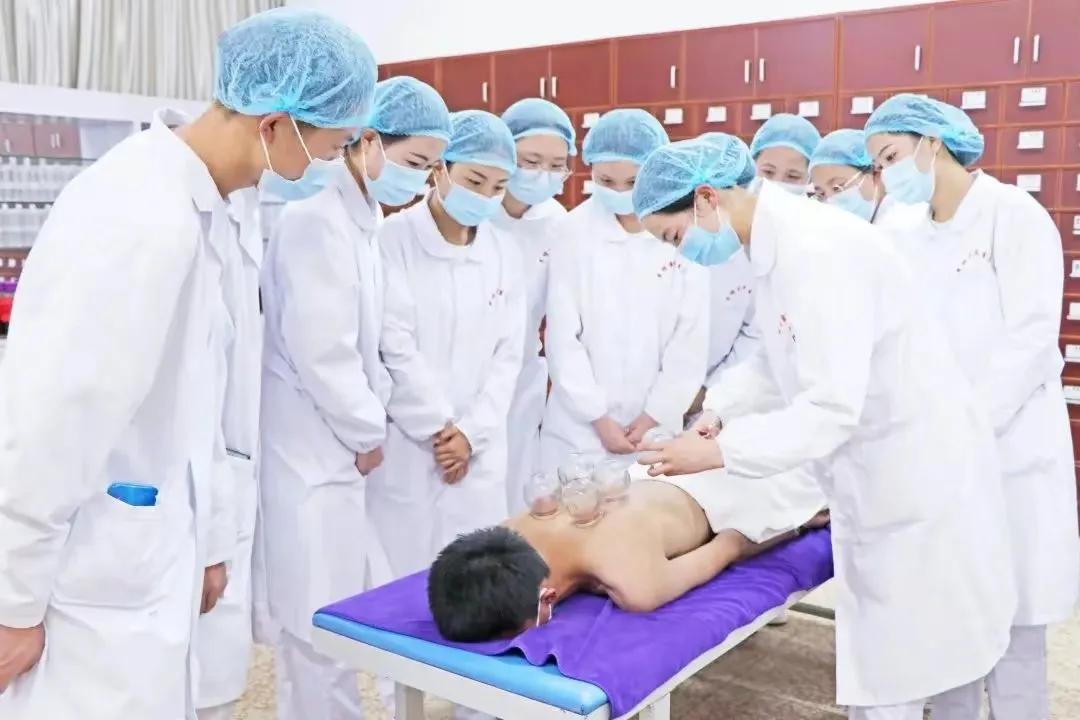 中专护理专业就业前景,助产护理专业就业前景