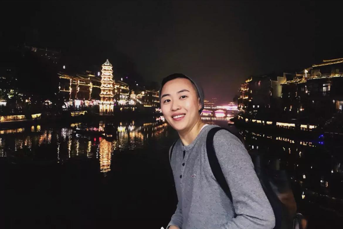 女子花50万生育5国混血儿,女子花20万生下一个混血儿