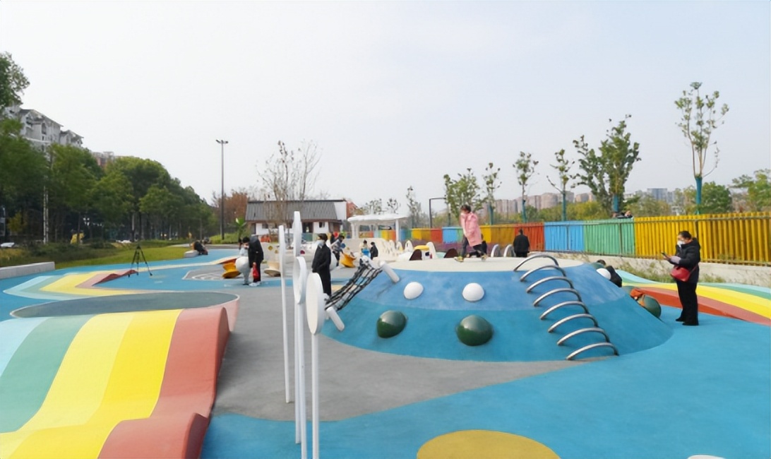 跳跳云室内乐园,空港中央公园跳跳游乐园