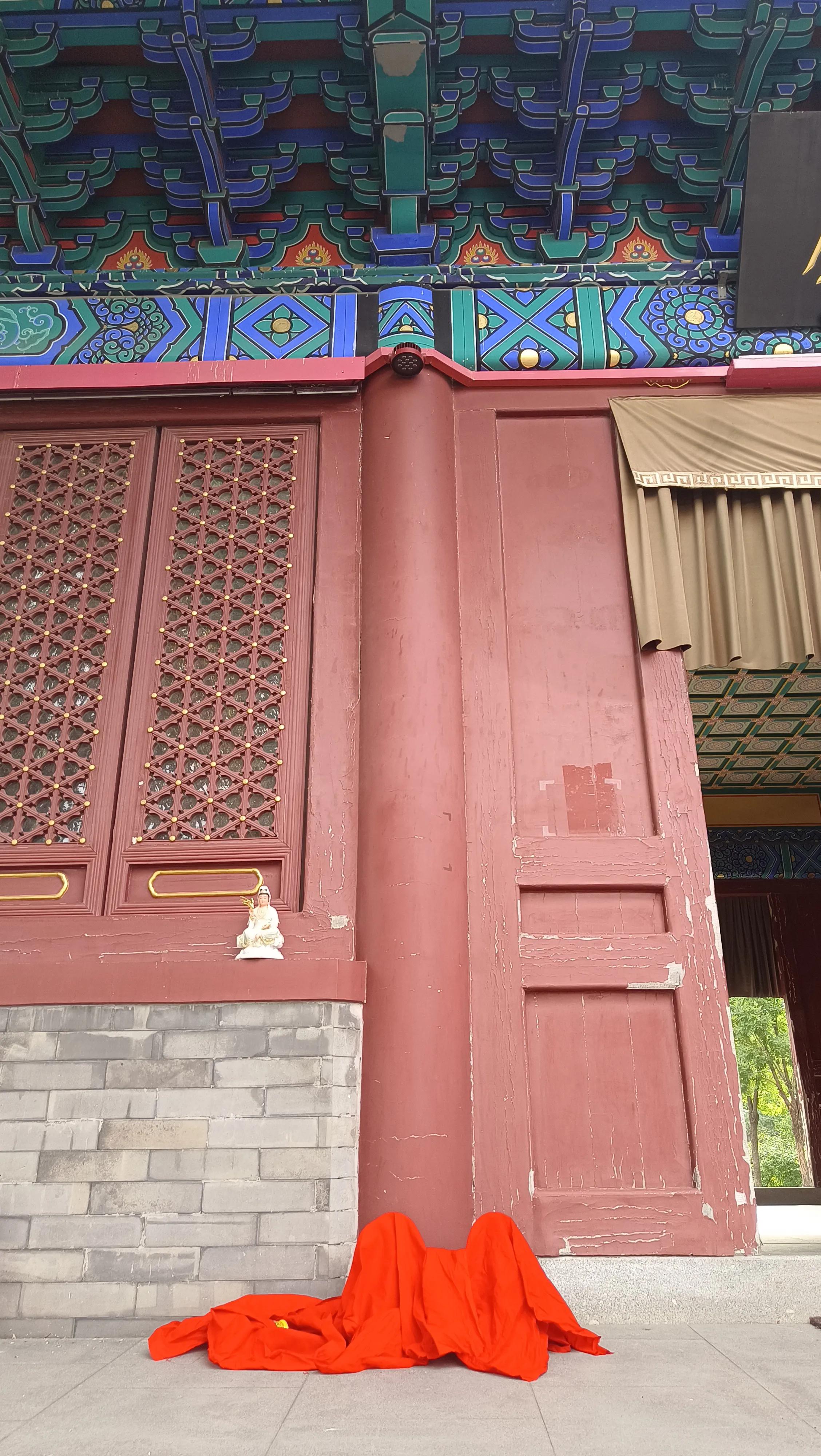 不要的佛像吊坠可以埋了吗,不要的字画处理