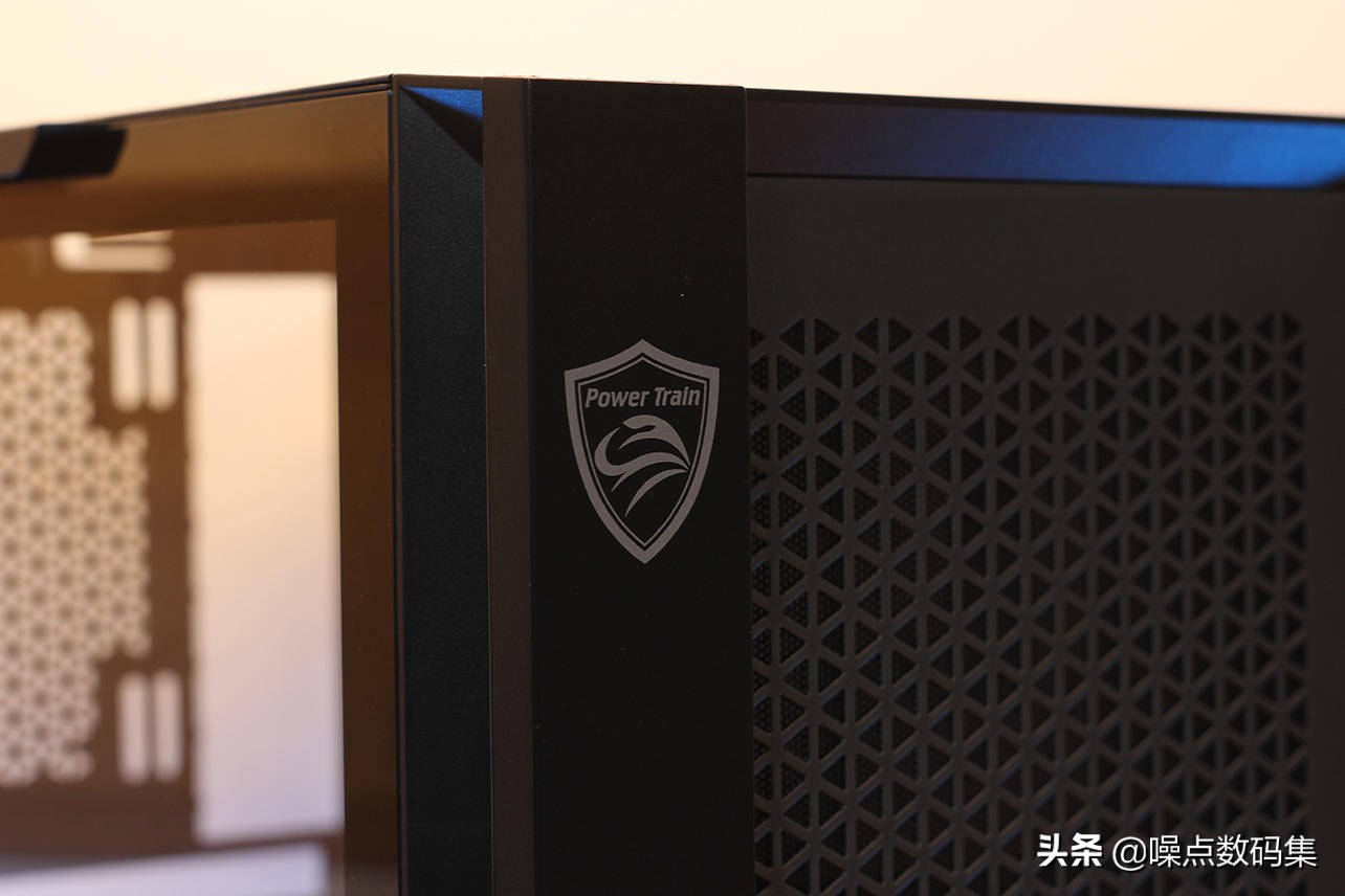 钛3080机箱,价格便宜但是散热很好的机箱