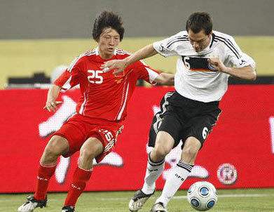 赵鹏到底能不能踢中卫,赵鹏能踢中卫吗