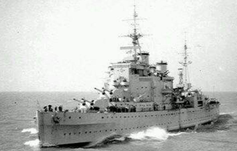 解放军击沉英军舰紫石英号后续,解放军炮轰英军紫石英号战舰片段