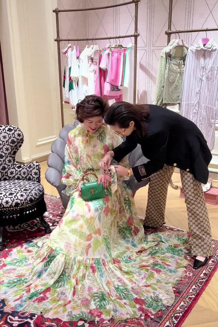 鲍鱼家姐豪宅面积,鲍鱼家姐身价上亿