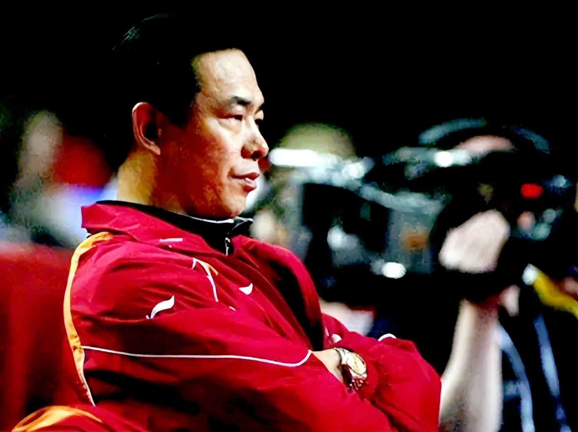 乒坛名帅蔡振华：曾向朋友借房住，儿子是当红男星