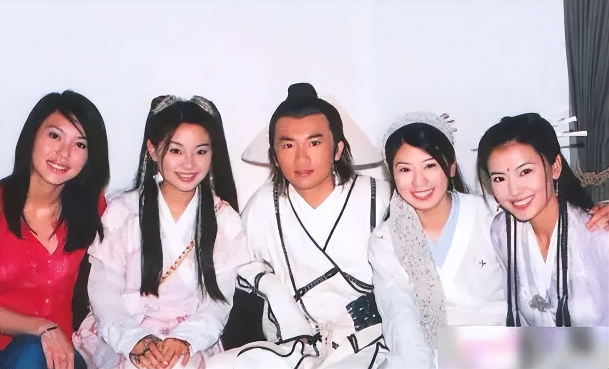 倚天屠龙记高圆圆被逼让位,倚天屠龙记高圆圆版二女争夫