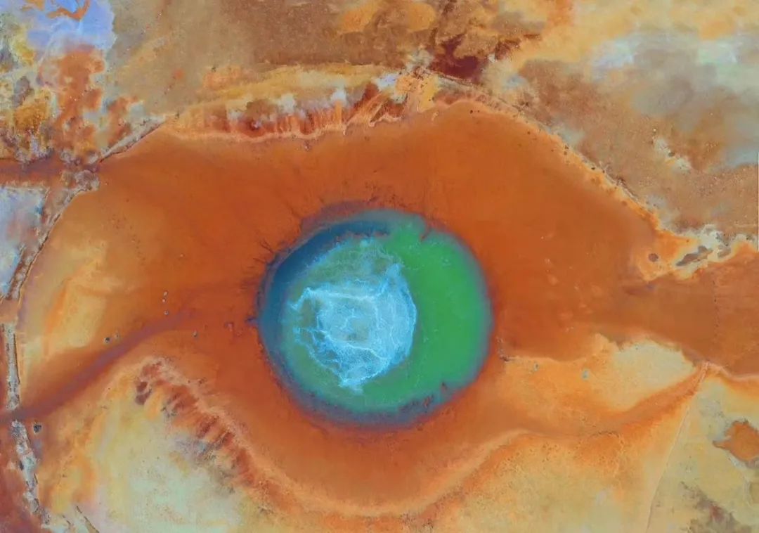 青海省的恶魔之眼艾肯泉,恶魔之眼艾肯泉在青海