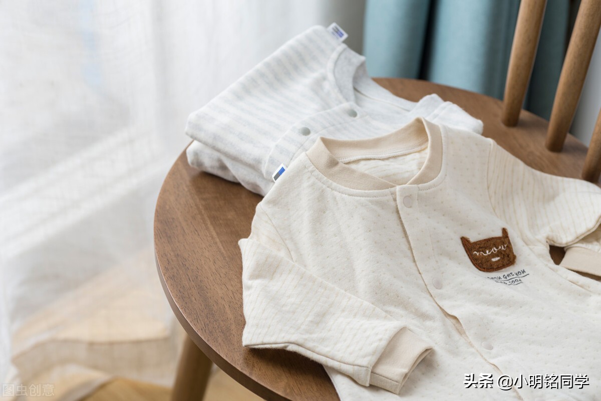 买了新衣服上面这个吊牌千万别扔,买了新衣服吊牌去不去