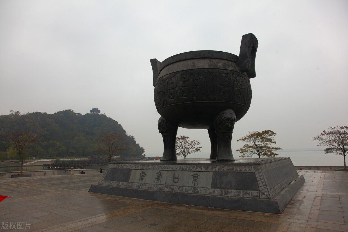 江苏省内哪两个城市相隔最远,江苏两个一线城市