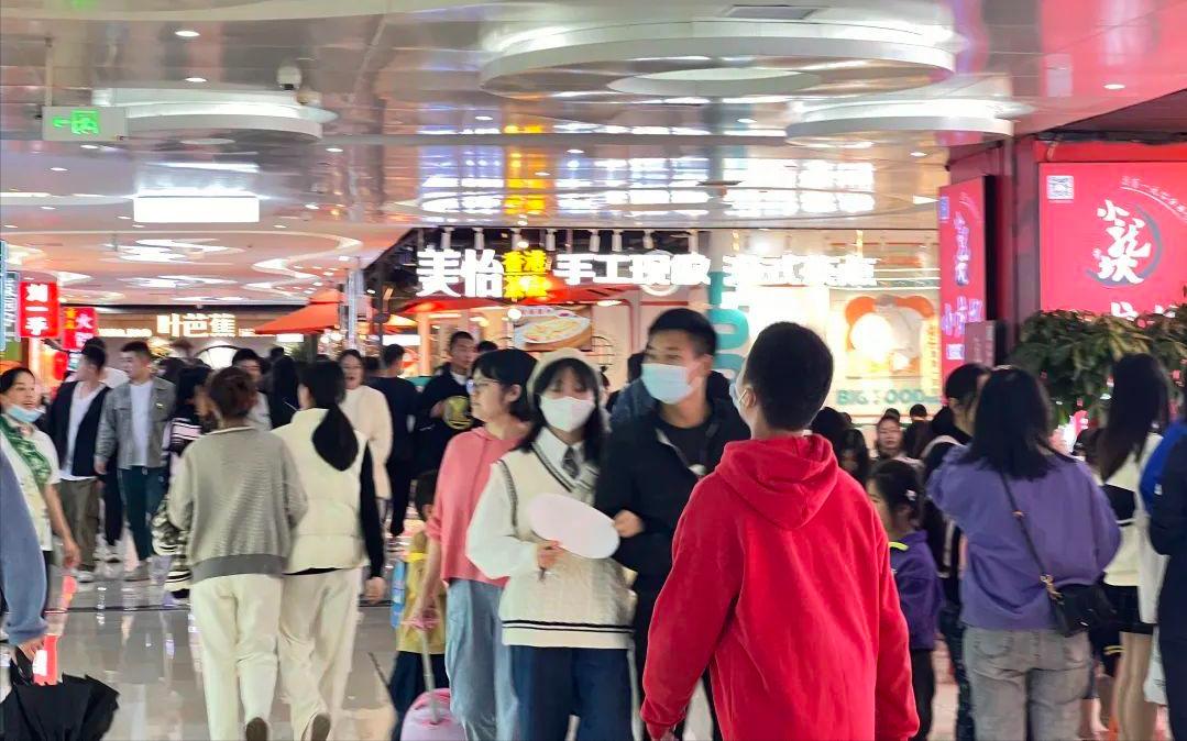 吃喝玩乐购住游建材家具一站式满足你的所有需求—宇宙中心万家丽