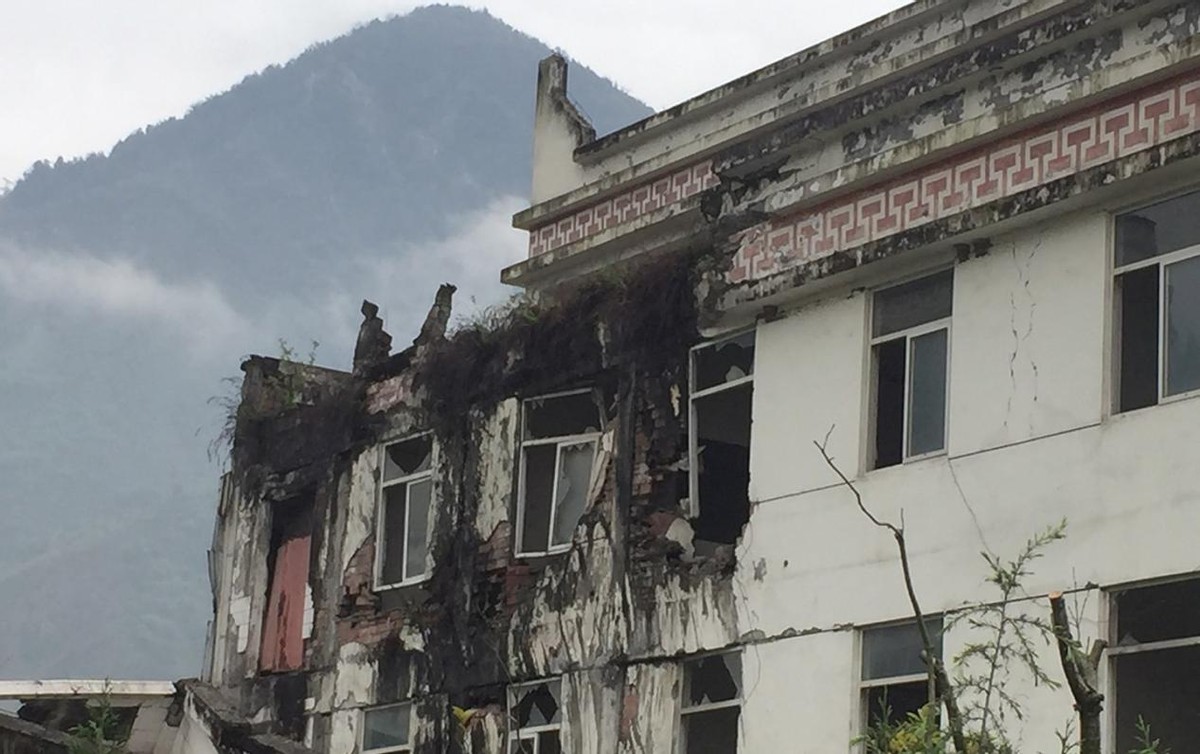 10年前的汶川照片,地震前和地震后的汶川县城老照片